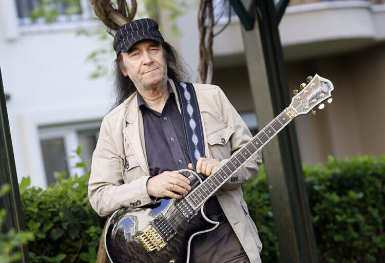 Anadolu Rock efsanesi Erkin Koray hayatını kaybetti 1 Anadolu Rock efsanesi Erkin Koray hayatını kaybetti