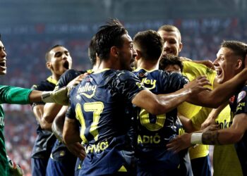 Fenerbahçe Samsun’da kazandı, liderlik koltuğuna oturdu