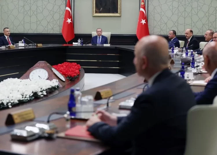 Cumhurbaşkanlığı Kabinesi toplanıyor: Gündem memur zamları ve Rusya