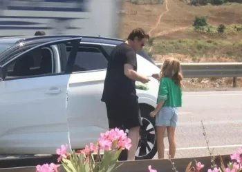 Şarkıcı Kutsi benzini bitince yolda kaldı