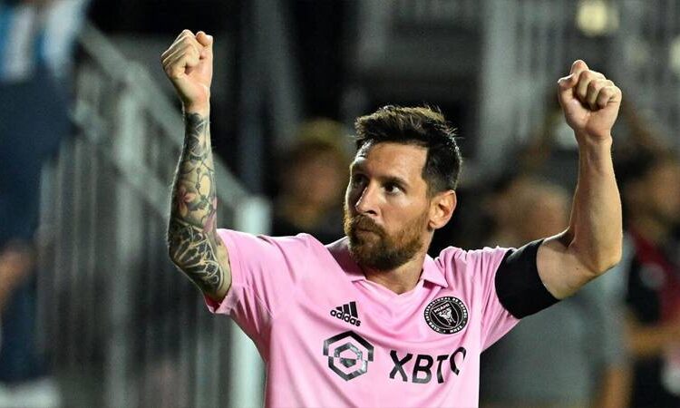 Lionel Messi büyülemeye devam ediyor