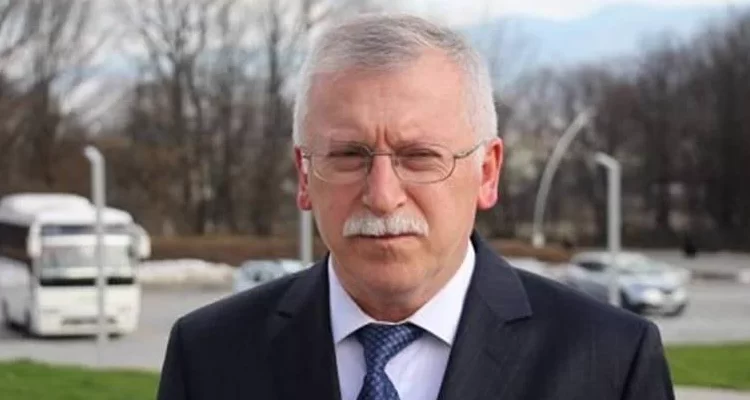 İddia: Rektör, Atatürk fotoğrafının yerine kendi fotoğrafını koydu