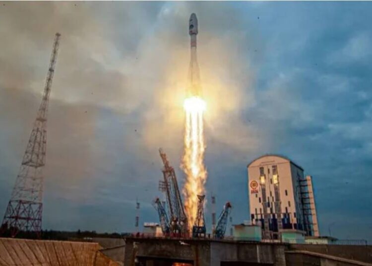 Rusya 47 yıl sonra Ay'a uzay aracı gönderdi 1 Rusya 47 yıl sonra Ay’a uzay aracı gönderdi