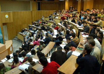 Meclisin gündemine taşındı: 34 yaş kontenjanı belli bir kesim için mi?