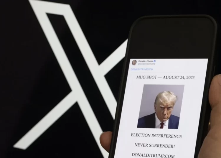 Trump'tan 2,5 yıl sonra ilk Twitter paylaşımı: Sabıka fotoğrafı 1 Trump’tan 2,5 yıl sonra ilk Twitter paylaşımı: Sabıka fotoğrafı