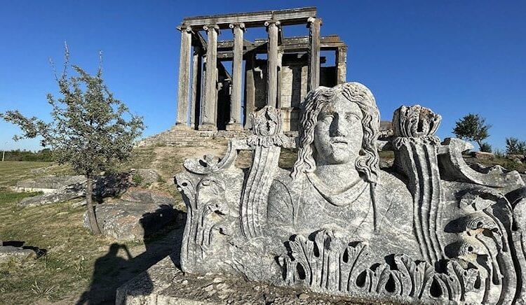 Kütahya’da Roma dönemine ait makyaj malzemeleri bulundu