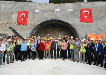 Altı bakan eskiten YHT hattı projesinin maliyeti 15 kat arttı