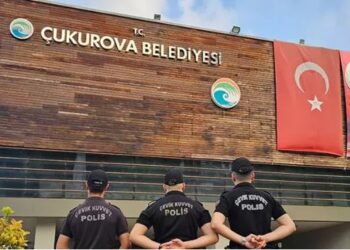 Seyhan ve Çukurova belediyelerine rüşvet operasyonu