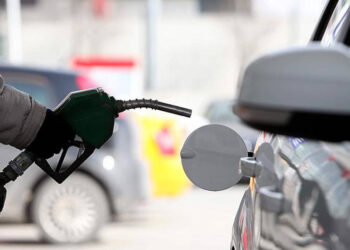 Motorinin ardından bir zam da benzine