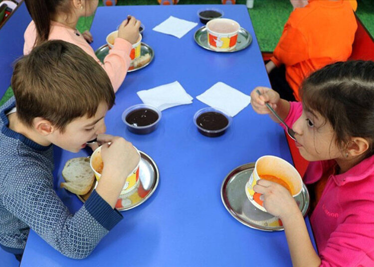 Türkiye’de sağlıklı beslenemedikleri için bodur kalan çocuk sayısı giderek artıyor