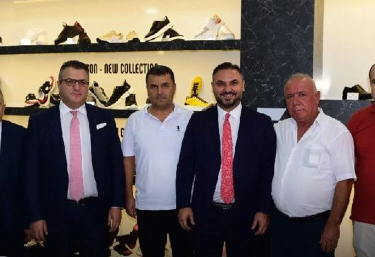 Cem Küçük, ayakkabıcı oldu 1 Cem Küçük, ayakkabıcı oldu