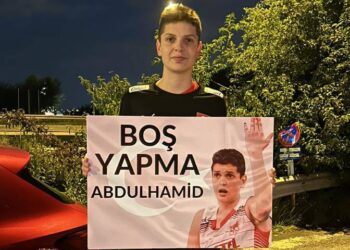 Melih Gökçek’ten milli oyuncu Ebrar Karakurt’a nefret söylemi