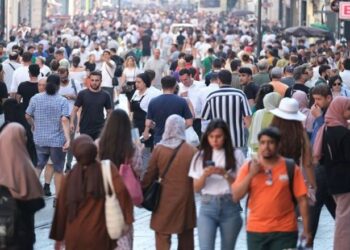 Ekonomik kriz anketi: Vatandaşın yüzde 50’si temel ihtiyacını ‘borçla’ karşılıyor