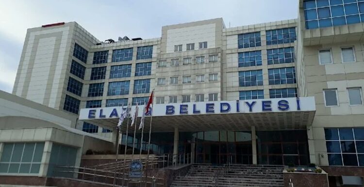Elazığ Belediyesi, minibüsçüler zarar etmesin diye otobüs ücretine zam yaptı 1 Elazığ Belediyesi, minibüsçüler zarar etmesin diye otobüs ücretine zam yaptı