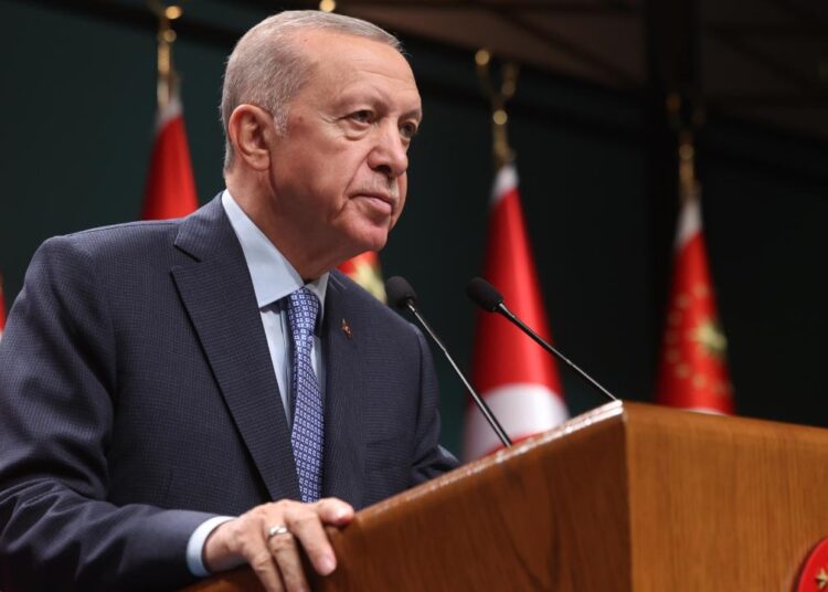 Erdoğan duyurdu: Ek ders ücretlerine yüzde 25 zam