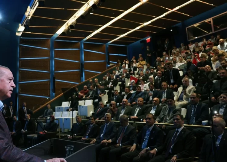 İddia: Cumhur İttifakı, Erdoğan'ı 2028'de aday yapmanın yolunu arıyor 1 İddia: Cumhur İttifakı, Erdoğan’ı 2028’de aday yapmanın yolunu arıyor