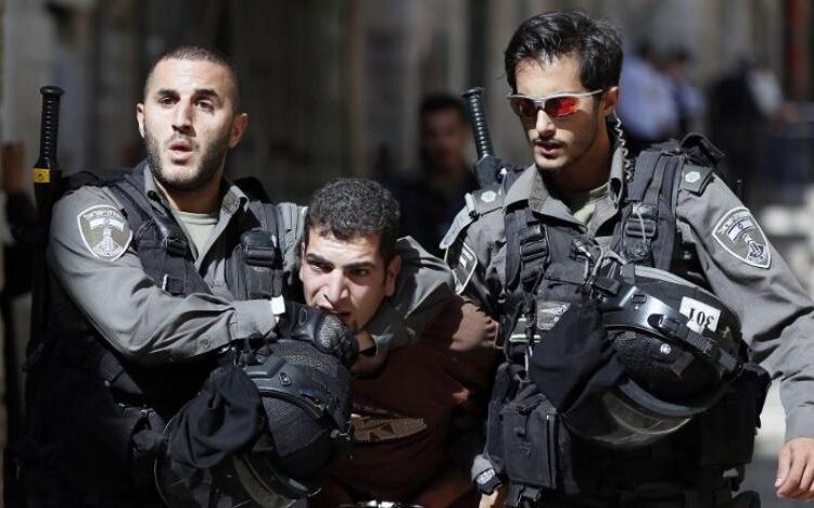 İsrail, 2000 yılından bu yana 135 bin Filistinliyi gözaltına aldı 1 İsrail, 2000 yılından bu yana 135 bin Filistinliyi gözaltına aldı