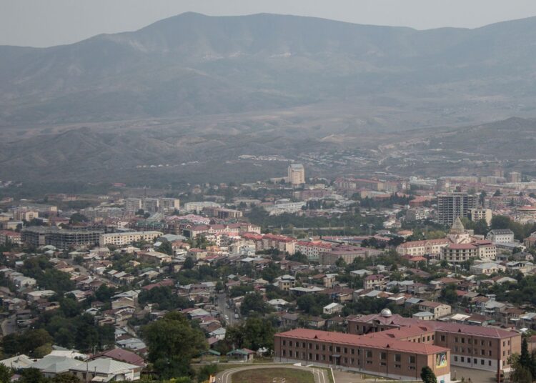 Azerbaycan: Ermenistan güçlerine ait kışla imha edildi