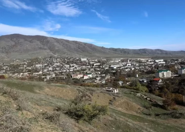  Dağlık Karabağ’da 35 yıl sonra bir ilk: Rus yardım tırının girişine izin verildi