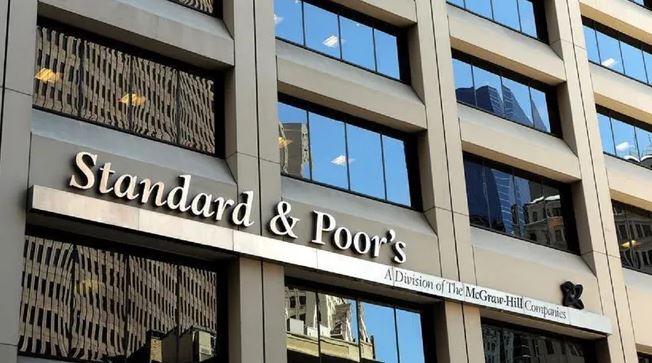 Standard & Poor's, Türkiye'nin kredi notu görünümünü yükseltti 1 Standard & Poor’s, Türkiye’nin kredi notu görünümünü yükseltti