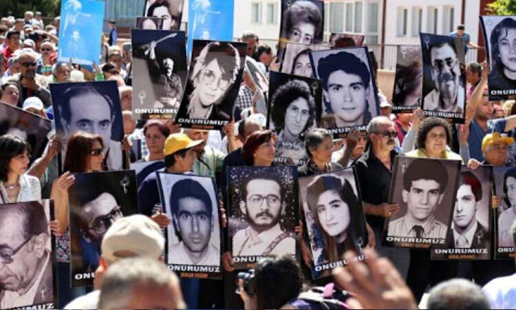 Madımak Katliamı davasında zaman aşımı kararı, 33 yazar, ozan ve düşünürün yaşamını yitirdiği dava düşürüldü 1 Madımak Katliamı davasında zaman aşımı kararı, 33 yazar, ozan ve düşünürün yaşamını yitirdiği dava düşürüldü