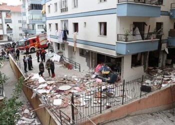 Ankara’da 6 katlı binada doğalgaz patlaması: 1 kişi hayatını kaybetti