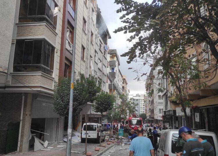 İstanbul Şirinevler'de patlama: Bir ölü, ikisi ağır dört yaralı 1 İstanbul Şirinevler’de patlama: Bir ölü, ikisi ağır dört yaralı