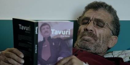Kıbrıslı ünlü dolandırıcı 'Tavuri' belgesi geliyor 1 Kıbrıslı ünlü dolandırıcı ‘Tavuri’ belgesi geliyor
