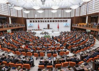 TBMM yarın açılıyor; emekli zammı ve yeni anayasa öncelikli gündem