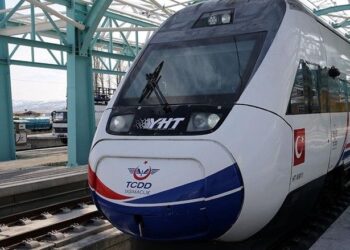 TCDD bilet fiyatlarını resmen uçurdu