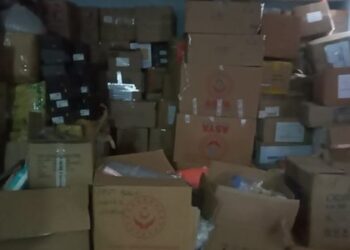 Yardım kolilerini saklayıp parça parça satmışlar