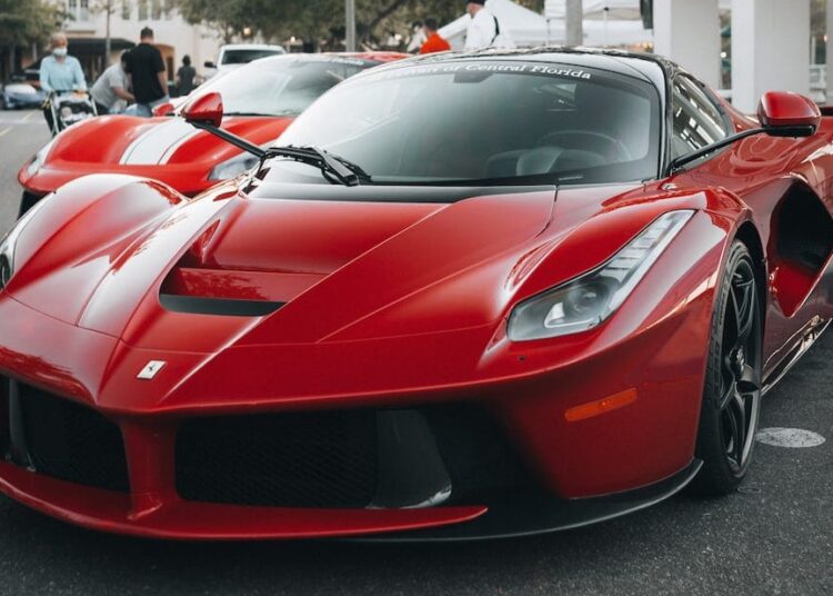 Yüzlerce kaçak Ferrari ve Mercedes’in satışına ‘yasak’: Alpay Özalan’ın kızı da listede… 1 Yüzlerce kaçak Ferrari ve Mercedes’in satışına ‘yasak’: Alpay Özalan’ın kızı da listede…