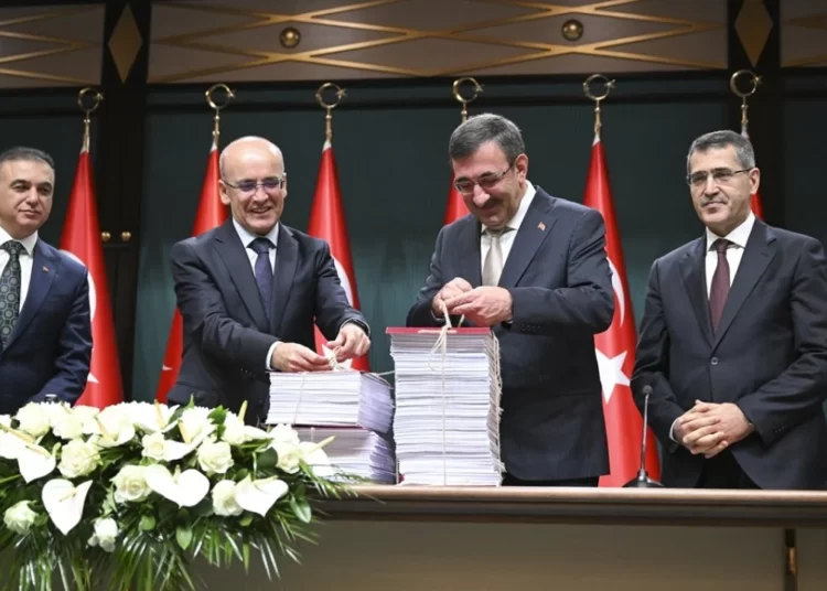 2024 bütçesi açıklandı, vergi yükü ağırlaştı