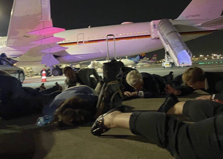 Almanya Başbakanı, Tel Aviv’de sirenler çalınca yere yattı