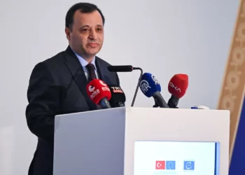 AYM Başkanı Zühtü Arslan’dan mahkemelere ‘AYM kararlarına uyun’ çağrısı