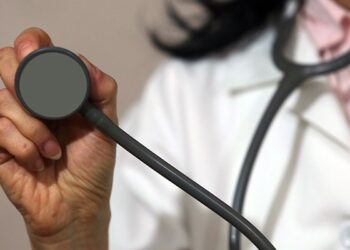 Erdoğan “Giderlerse gitsinler” demişti; Sağlık Bakanlığı atayacak hekim bulamadı, kadrolar boş kaldı!