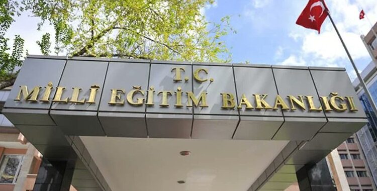 Eğitim sil baştan: Teneffüs süreleri arttı, sınıf geçme puanı yükseltildi