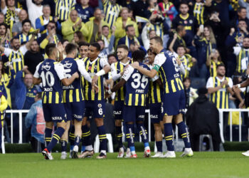 Fenerbahçe, lig ve Avrupa’da tüm maçları kazanan tek takım