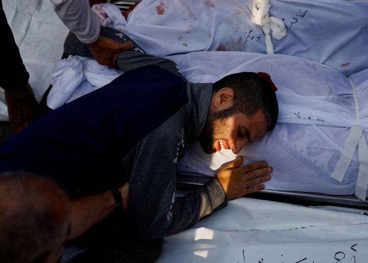 İsrail’in Gazze saldırısında ölen Filistinli sayısı 5 bini geçti