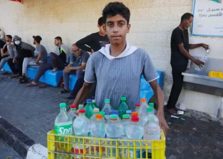 İnsan Hakları İzleme Örgütü: İsrail Gazze’nin suyunu kesti, 600 bin insan susuz kaldı