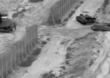 İsrail’den Gazze’ye tank ve zırhlı araçlarla baskın