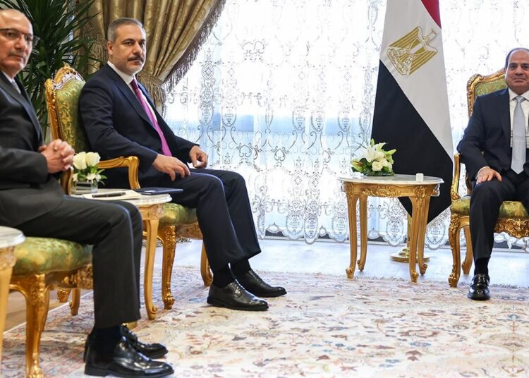 Hakan Fidan, Mısır Cumhurbaşkanı Sisi ile görüştü 1 Hakan Fidan, Mısır Cumhurbaşkanı Sisi ile görüştü