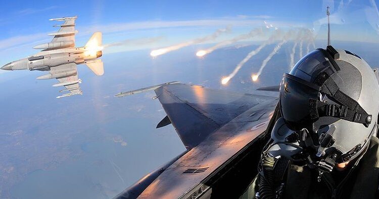 Suriye'nin kuzeyine yeni hava harekatı: 15 hedef imha edildi 1 Suriye’nin kuzeyine yeni hava harekatı: 15 hedef imha edildi