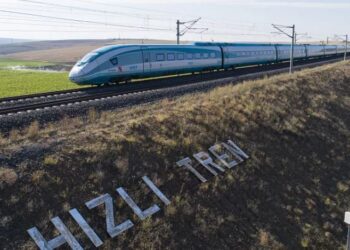 Ankara’da test aşamasındaki yüksek hızlı tren raydan çıktı: 4 çalışan yaralandı