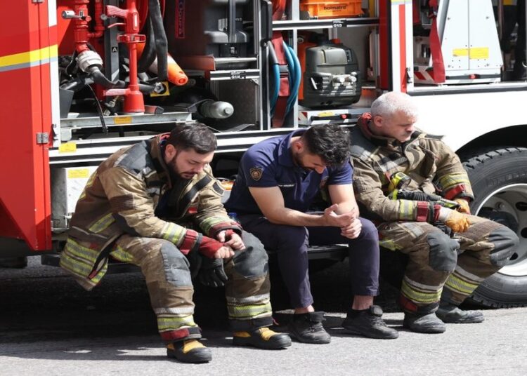 Ankara'da yangın: Bir itfaiyeci öldü, ikisinin durumu ağır 1 Ankara’da yangın: Bir itfaiyeci öldü, ikisinin durumu ağır
