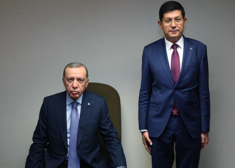 Yerlikaya’nın soruşturma izni verdiği başkan, soluğu Erdoğan’ın yanında aldı