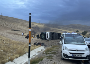 Sivas’ta kontrolden çıkan yolcu otobüsü devrildi: 4 ölü, 30 yaralı