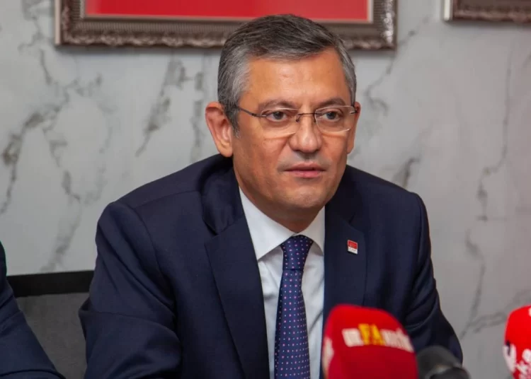 Özgür Özel, genel başkanlık vaatlerini açıkladı