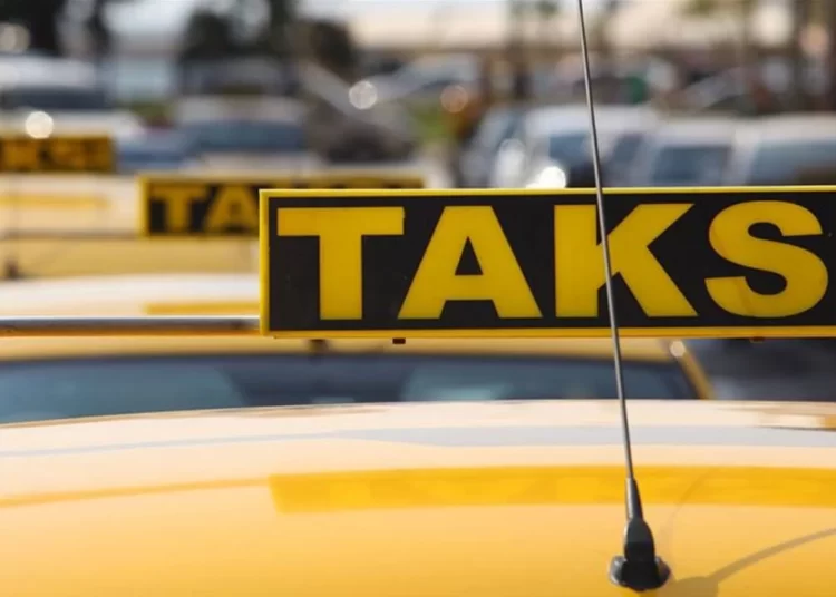 Hırsızlık için 'ticari taksi' yöntemi: Turistleri soyan çeteden görevdeki iki polis çıktı 1 Hırsızlık için ‘ticari taksi’ yöntemi: Turistleri soyan çeteden görevdeki iki polis çıktı