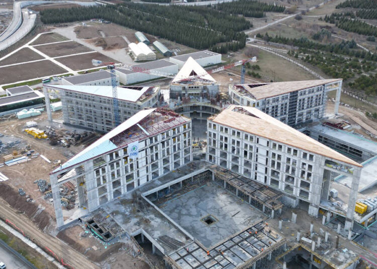 7 kat para harcandı ama inşaatı bitmiyor 1 7 kat para harcandı ama inşaatı bitmiyor